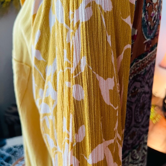 Button-Down Mixed Fabric Shirt - Picture 5 of 7